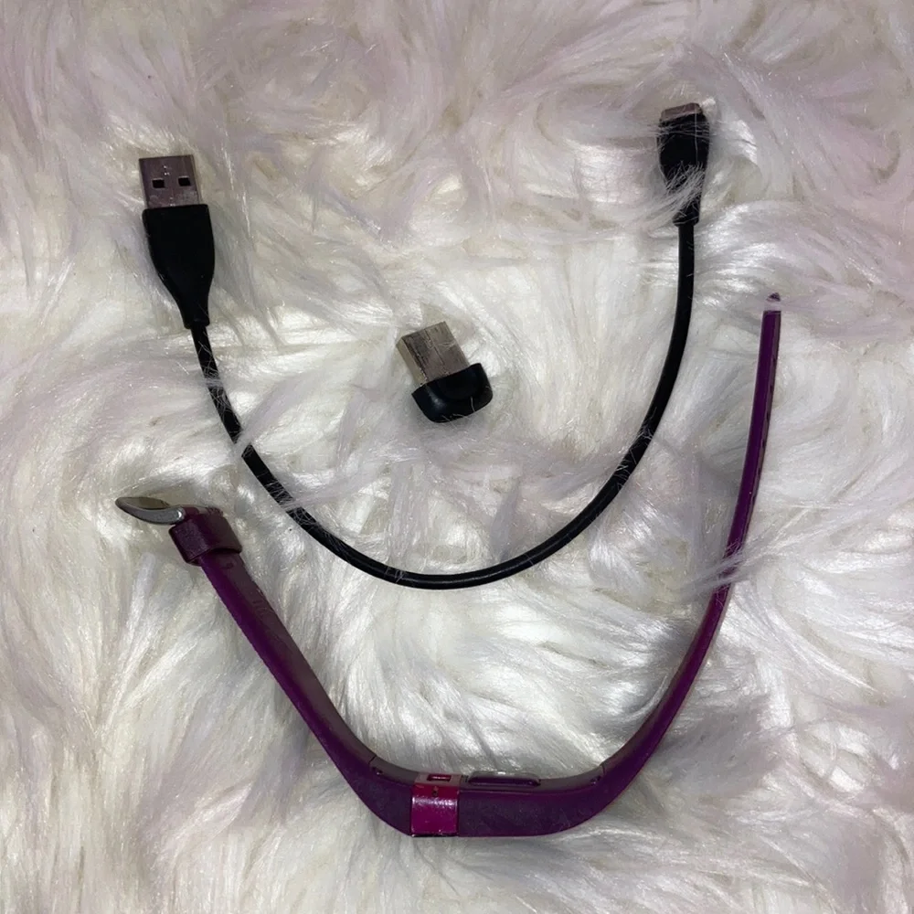 FITBIT Charge Purple Wristband + Accessories Bundle HR Activity Tracker